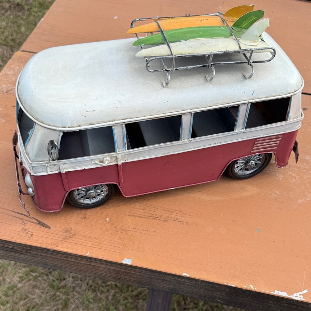 Source Unknown Red and White Vintage Van Decor